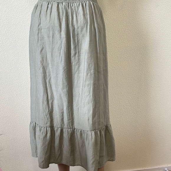 Blu Pepper- Elegant Green Button-Down Skirt - Picture 7 of 11